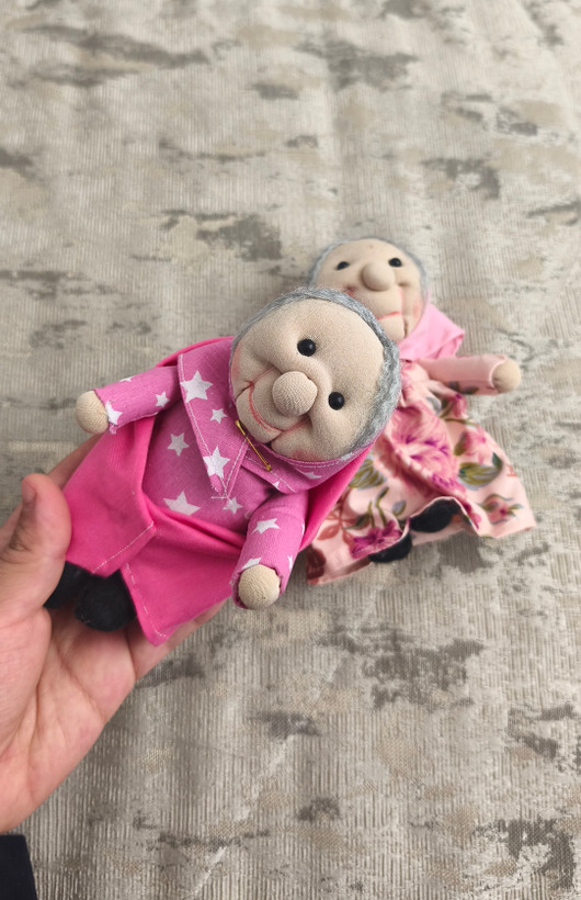 عروسک نهنه جون با لباس پارچه ای در رنگ بندی متنوع